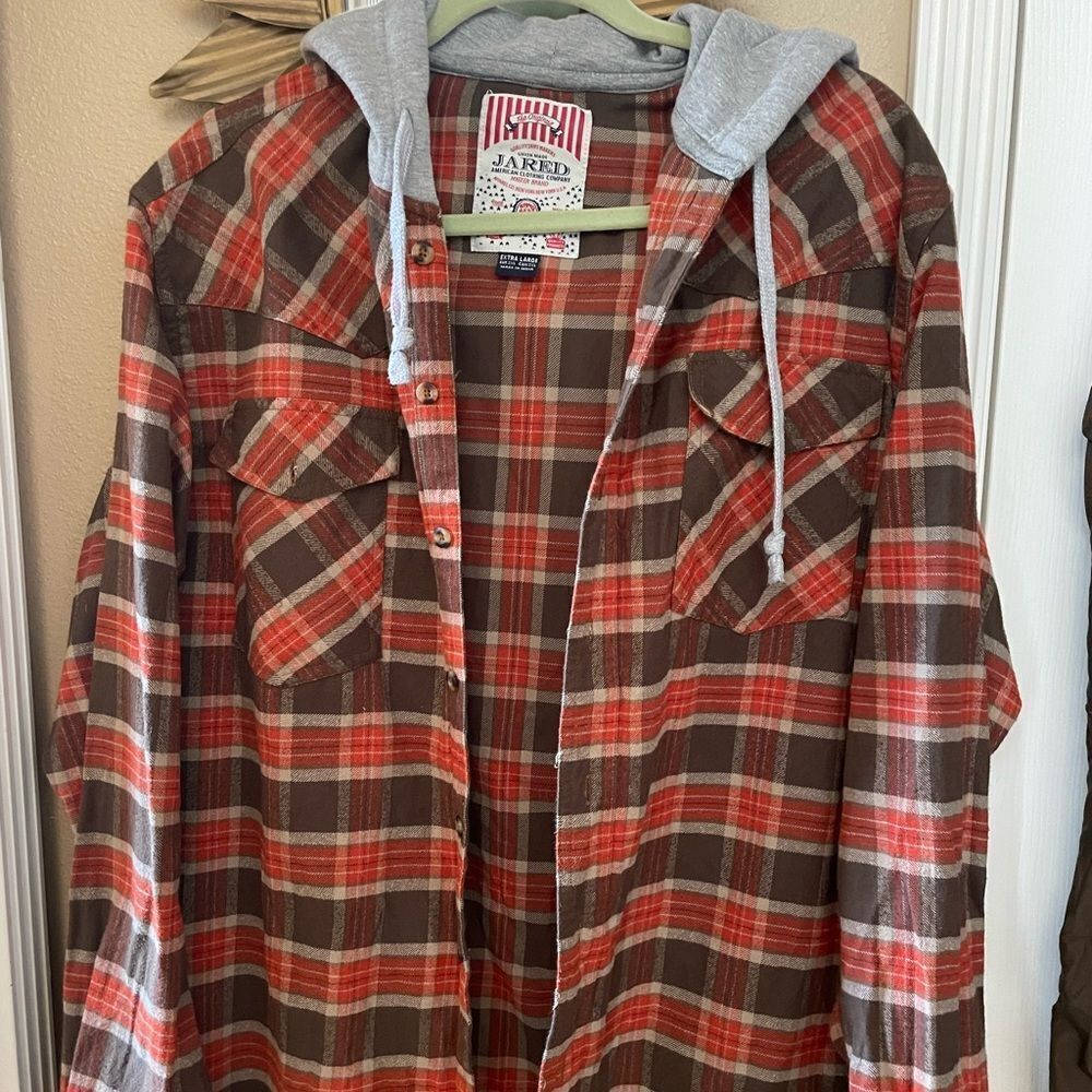 Jared Orandeno and Brown Hooded Men’s Flannel Shirt XL